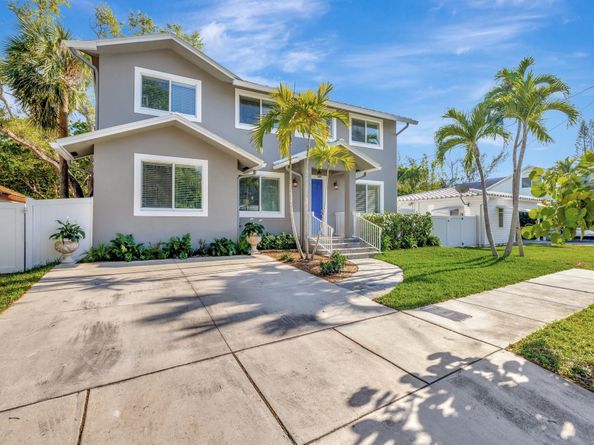 216 SE 10th St, Fort Lauderdale FL 33316