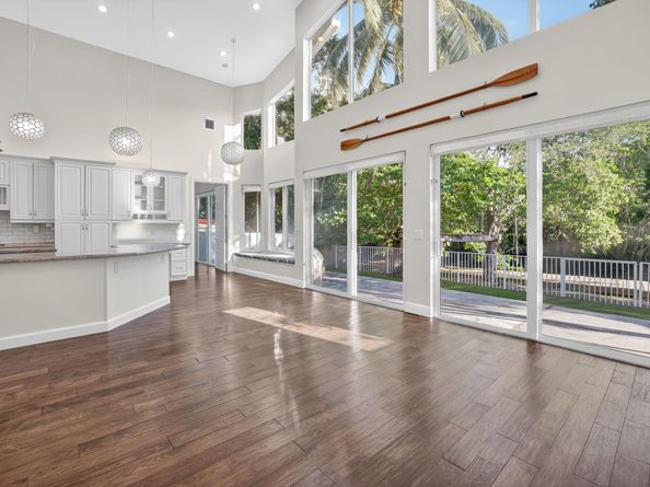 216 SE 10th St, Fort Lauderdale FL 33316