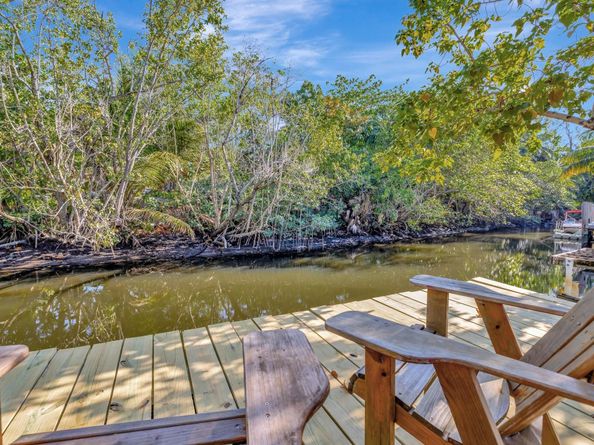 216 SE 10th St, Fort Lauderdale FL 33316