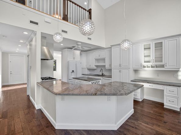 216 SE 10th St, Fort Lauderdale FL 33316