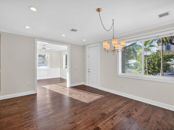 216 SE 10th St, Fort Lauderdale FL 33316