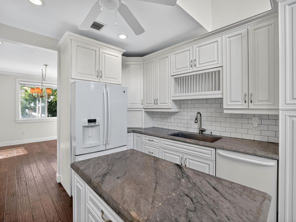 216 SE 10th St, Fort Lauderdale FL 33316