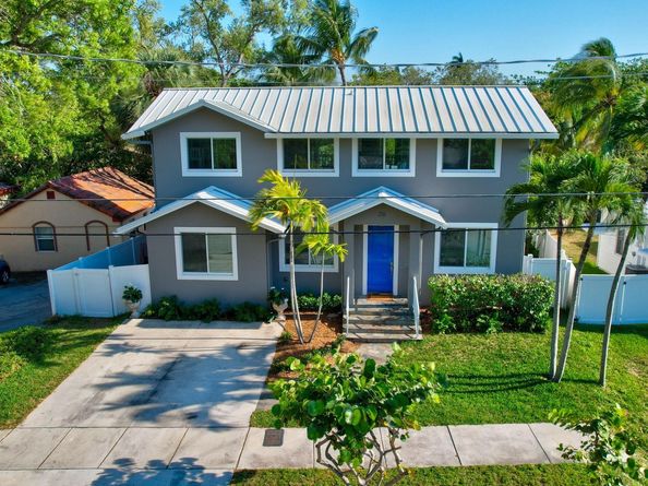 216 SE 10th St, Fort Lauderdale FL 33316