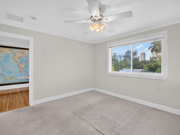 216 SE 10th St, Fort Lauderdale FL 33316