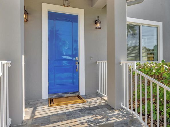 216 SE 10th St, Fort Lauderdale FL 33316