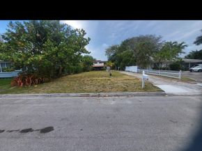 927 S Palmway, Lake Worth Beach FL 33460