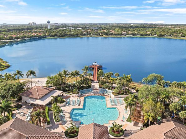 923 Mill Creek Drive, Palm Beach Gardens FL 33410