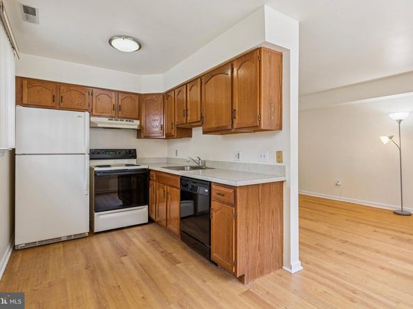 223 Parker Avenue, Philadelphia PA 19128