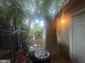 1104 N State Street, Philadelphia PA 19104