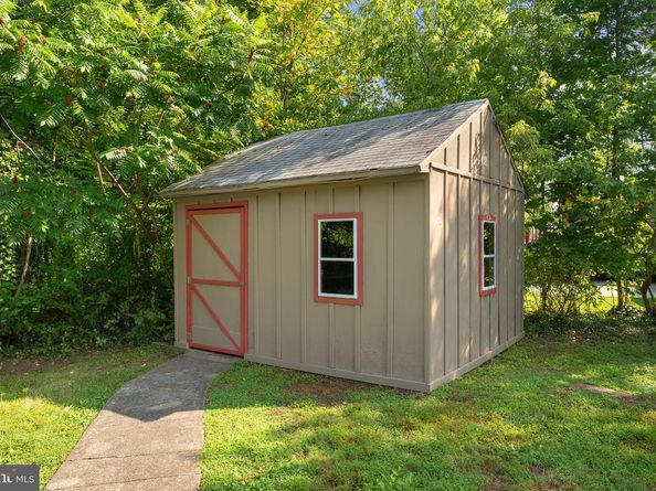 14 Broadale Road, Doylestown PA 18901