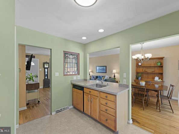 14 Broadale Road, Doylestown PA 18901
