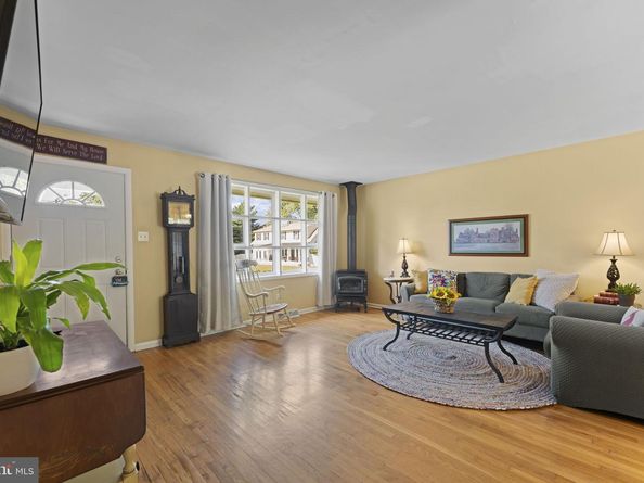 14 Broadale Road, Doylestown PA 18901