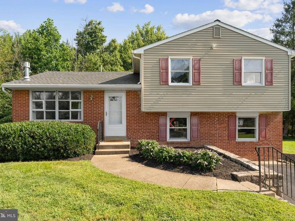 14 Broadale Road, Doylestown PA 18901