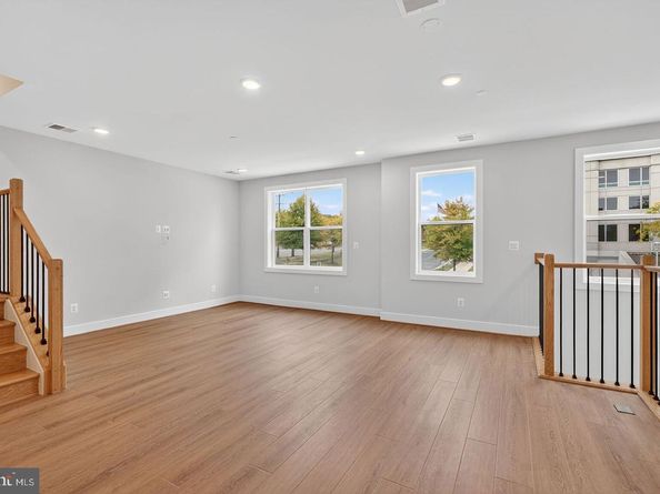 114 Pepperell, Alexandria VA 22304