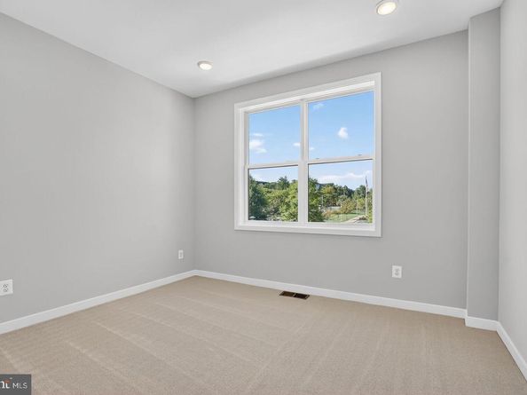 114 Pepperell, Alexandria VA 22304