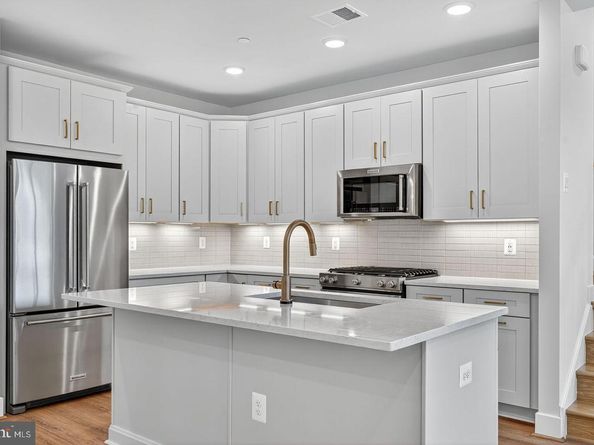 114 Pepperell, Alexandria VA 22304