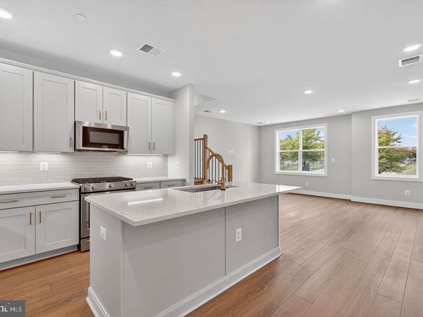 114 Pepperell, Alexandria VA 22304