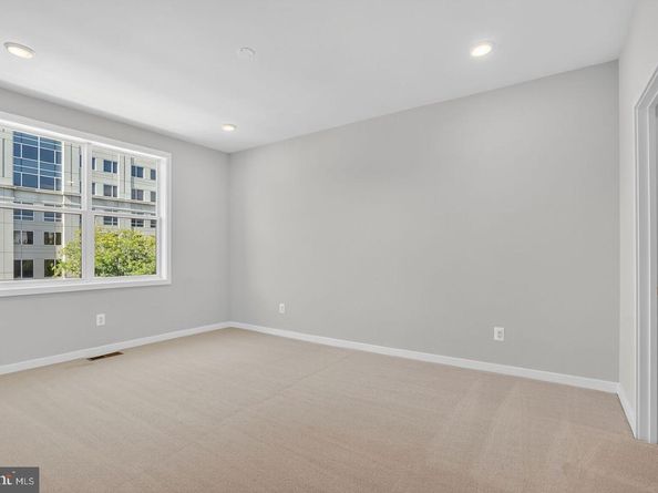 114 Pepperell, Alexandria VA 22304