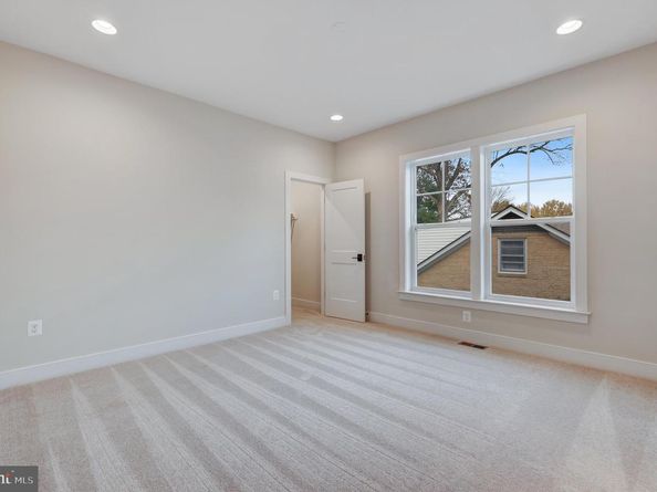 3013 N Toronto Street, Arlington VA 22213