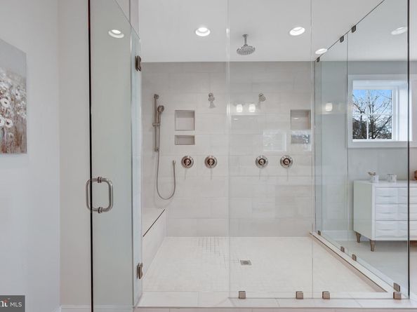 3013 N Toronto Street, Arlington VA 22213
