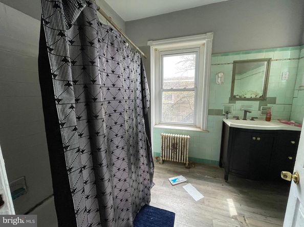 5807 Chew Avenue, Philadelphia PA 19138