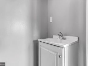 9 Summit Street, Darby PA 19023