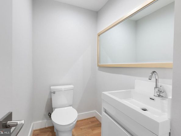 2100 S Pierce Street, Arlington VA 22202