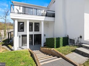 2100 S Pierce Street, Arlington VA 22202