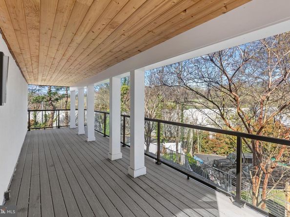 2100 S Pierce Street, Arlington VA 22202