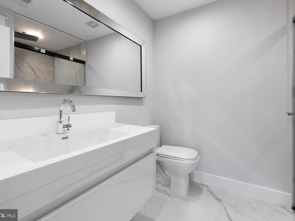 2100 S Pierce Street, Arlington VA 22202