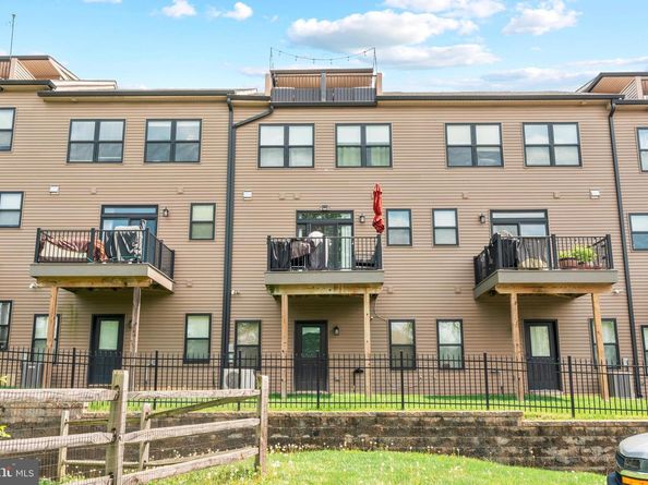 8 Sienna Place, Feasterville Trevose PA 19053