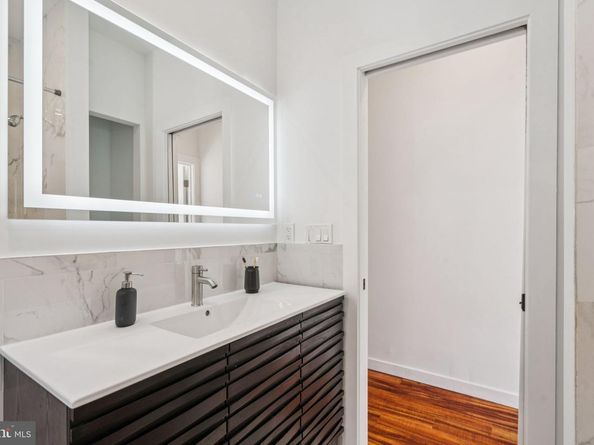 1634 N Dover Street, Philadelphia PA 19121