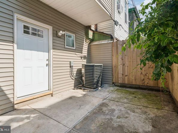 1634 N Dover Street, Philadelphia PA 19121