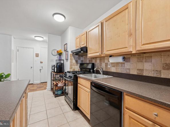 2601 Pennsylvania Avenue 252, Philadelphia PA 19130