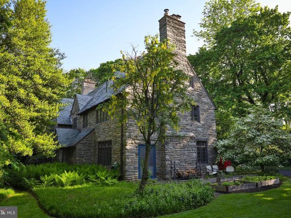 8401 Saint Martins Lane, Philadelphia PA 19118