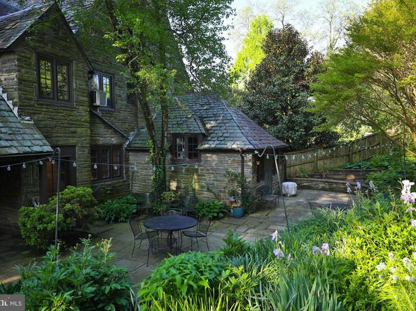 8401 Saint Martins Lane, Philadelphia PA 19118