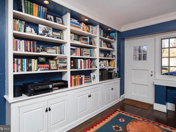 8401 Saint Martins Lane, Philadelphia PA 19118