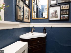 8401 Saint Martins Lane, Philadelphia PA 19118
