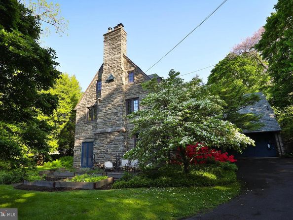 8401 Saint Martins Lane, Philadelphia PA 19118