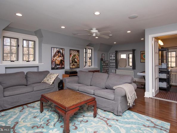 8401 Saint Martins Lane, Philadelphia PA 19118