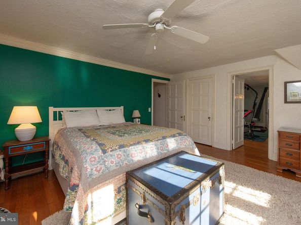 8401 Saint Martins Lane, Philadelphia PA 19118