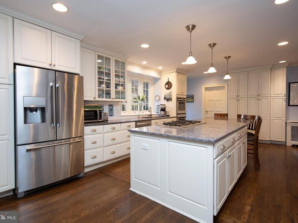 8401 Saint Martins Lane, Philadelphia PA 19118