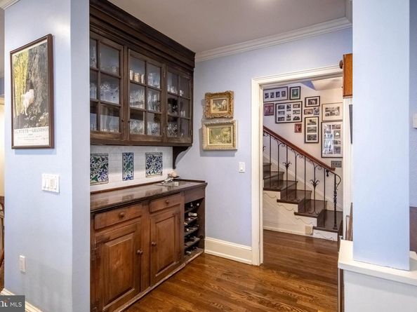 8401 Saint Martins Lane, Philadelphia PA 19118