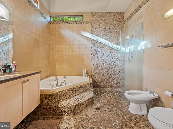 6525 76TH Street, Cabin John MD 20818
