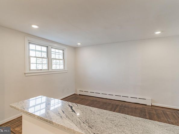 402 Kingsley Street, Philadelphia PA 19128
