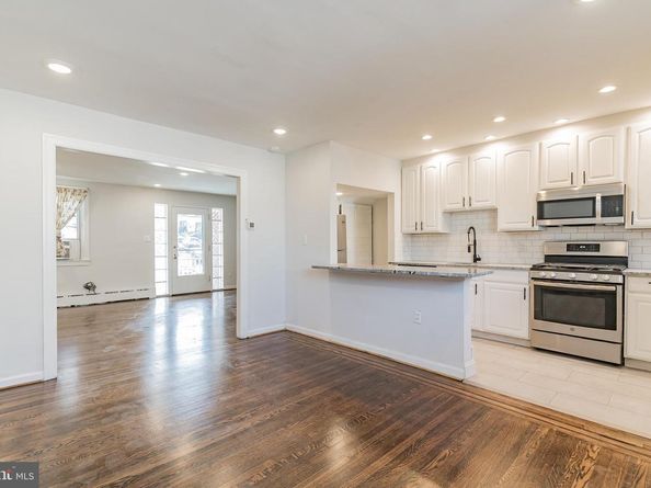 402 Kingsley Street, Philadelphia PA 19128