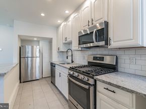 402 Kingsley Street, Philadelphia PA 19128
