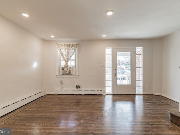 402 Kingsley Street, Philadelphia PA 19128