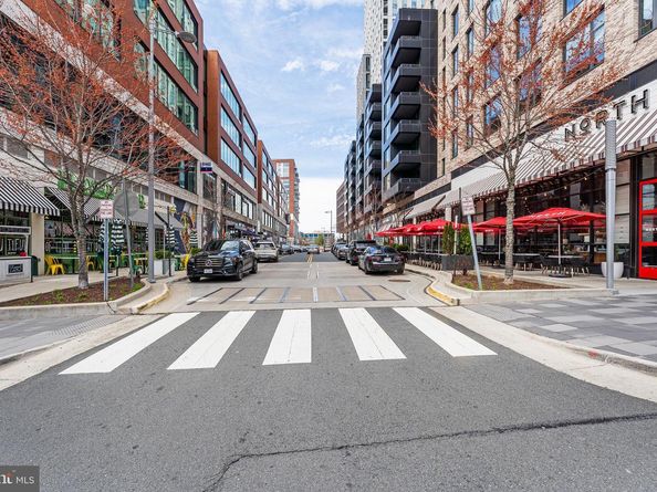 1650 Silver Hill Drive 1709, Mclean VA 22102