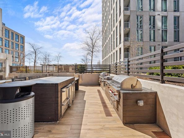 1650 Silver Hill Drive 1709, Mclean VA 22102